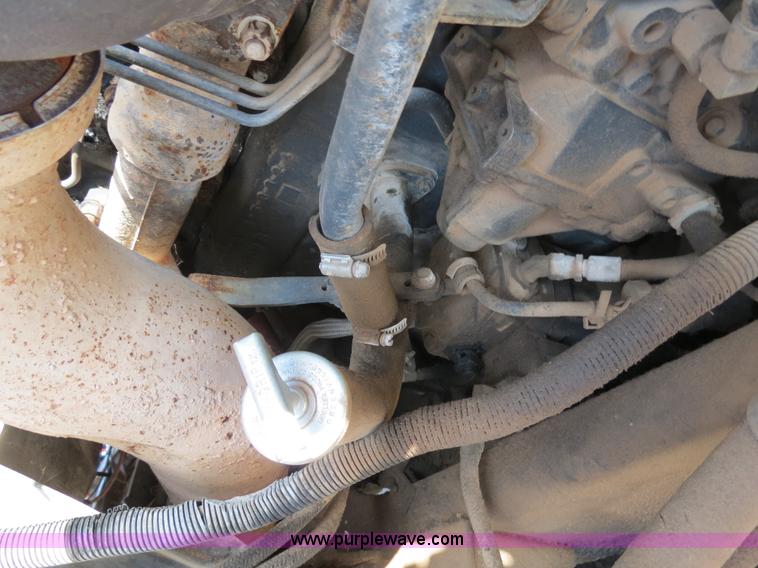 image for item B2430 1997 Mack CH613 semi truck