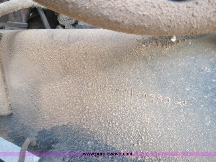 image for item B2430 1997 Mack CH613 semi truck