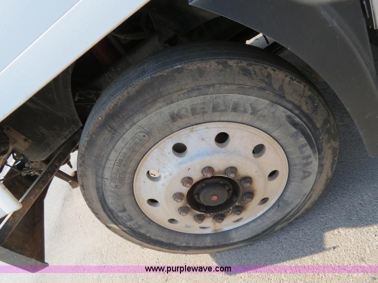 image for item B2430 1997 Mack CH613 semi truck