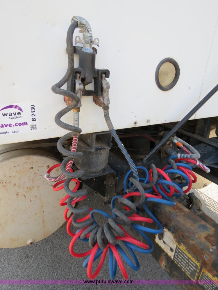 image for item B2430 1997 Mack CH613 semi truck