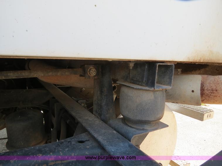 image for item B2430 1997 Mack CH613 semi truck