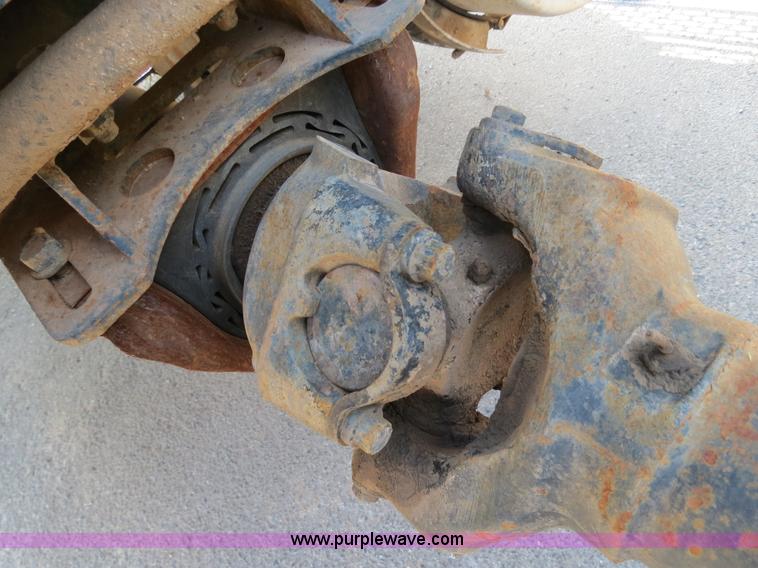 image for item B2430 1997 Mack CH613 semi truck