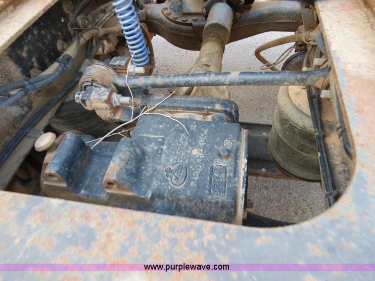 image for item B2430 1997 Mack CH613 semi truck