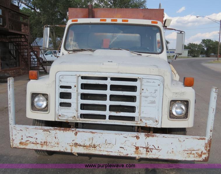 image for item B2431 1982 International S1954 feed mixer truck
