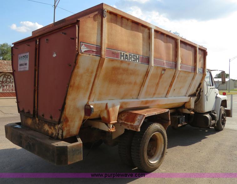 image for item B2431 1982 International S1954 feed mixer truck