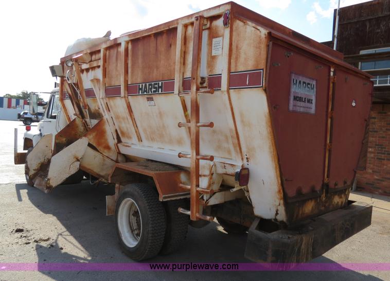 image for item B2431 1982 International S1954 feed mixer truck