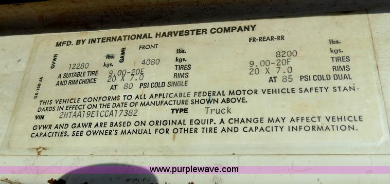 image for item B2431 1982 International S1954 feed mixer truck