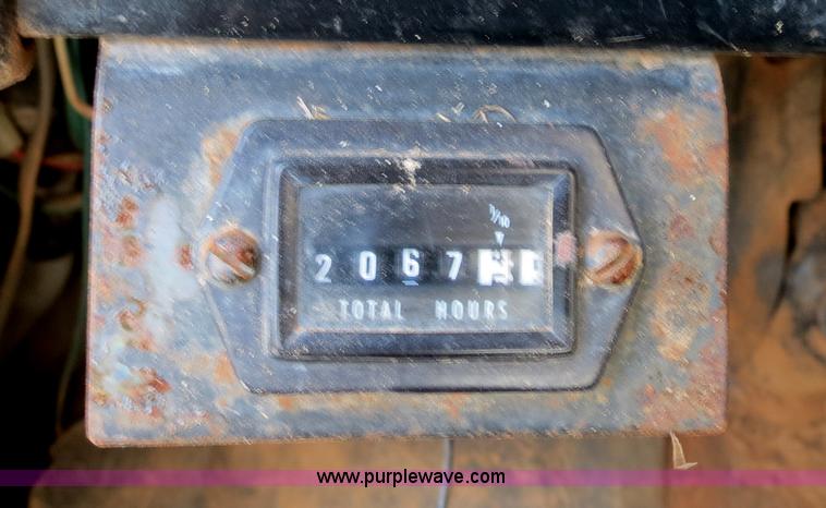 image for item B2431 1982 International S1954 feed mixer truck