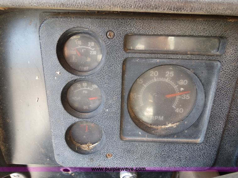 image for item B2431 1982 International S1954 feed mixer truck