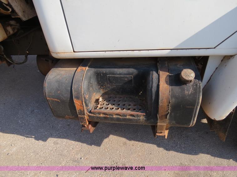 image for item B2431 1982 International S1954 feed mixer truck