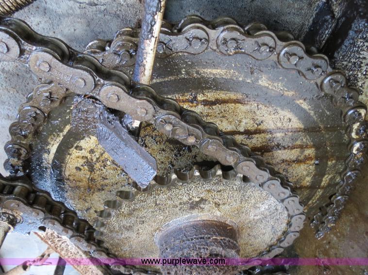 image for item B2431 1982 International S1954 feed mixer truck