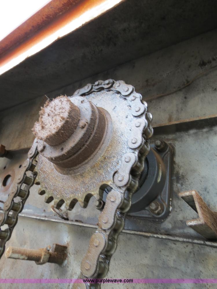 image for item B2431 1982 International S1954 feed mixer truck