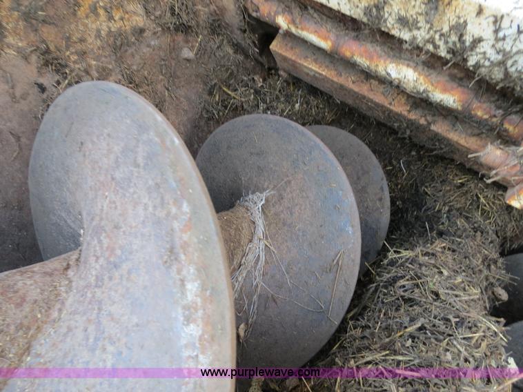 image for item B2431 1982 International S1954 feed mixer truck