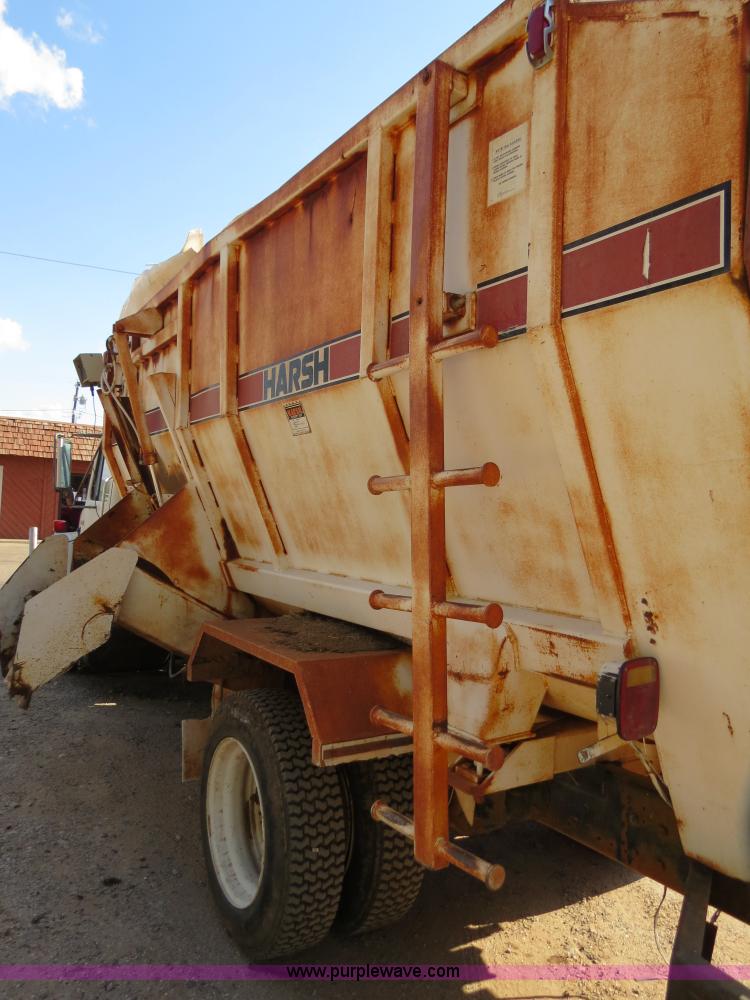 image for item B2431 1982 International S1954 feed mixer truck