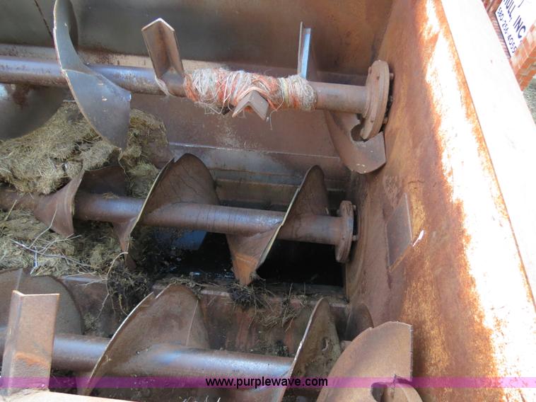 image for item B2431 1982 International S1954 feed mixer truck