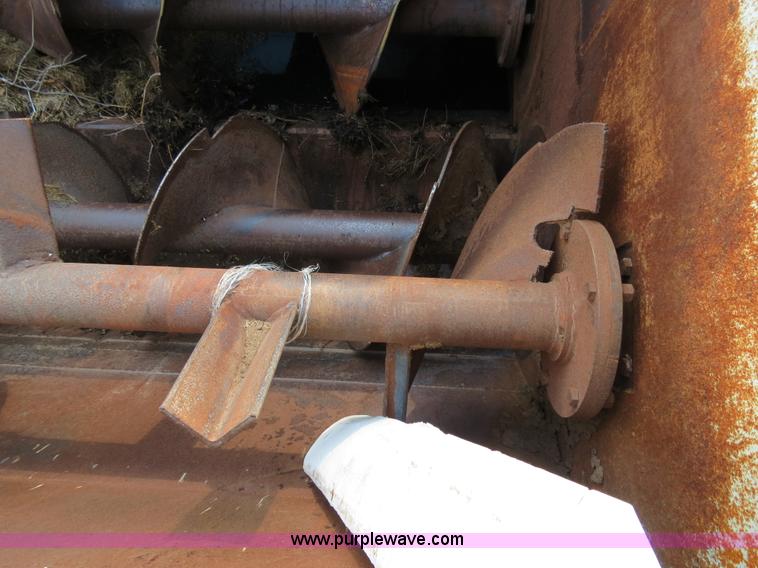 image for item B2431 1982 International S1954 feed mixer truck