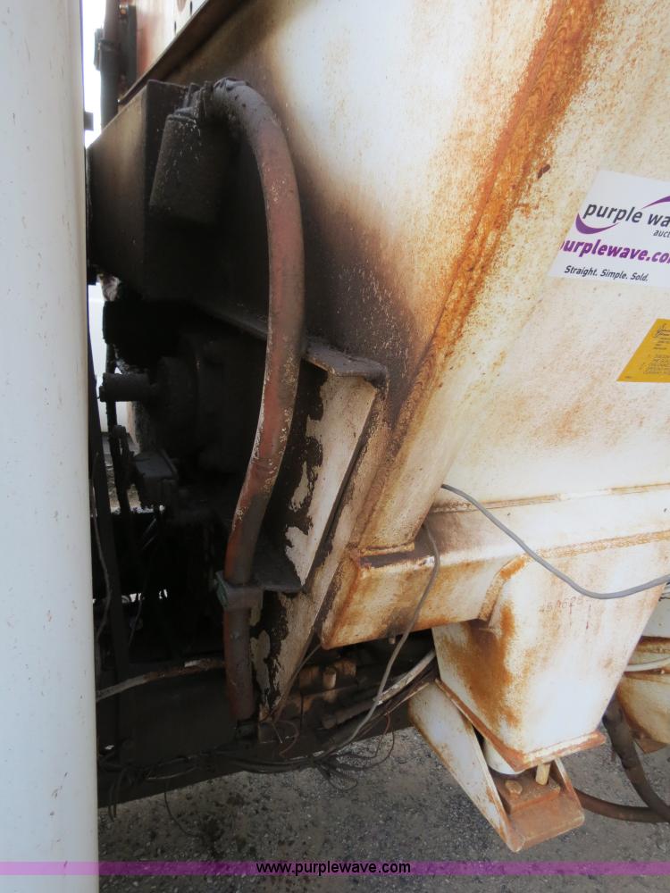 image for item B2431 1982 International S1954 feed mixer truck