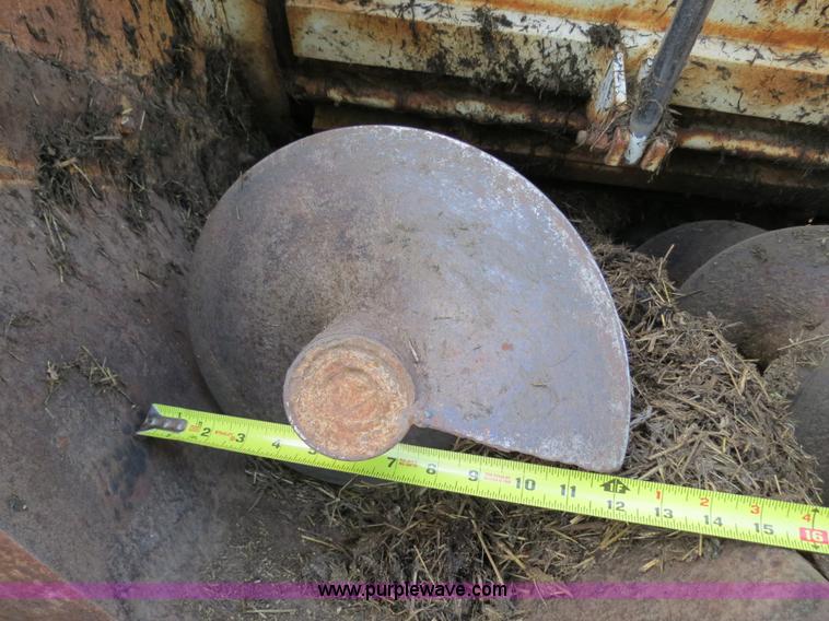 image for item B2431 1982 International S1954 feed mixer truck