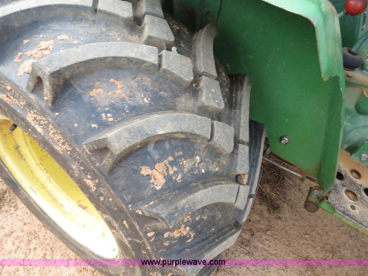 image for item B2439 John Deere 650 tractor