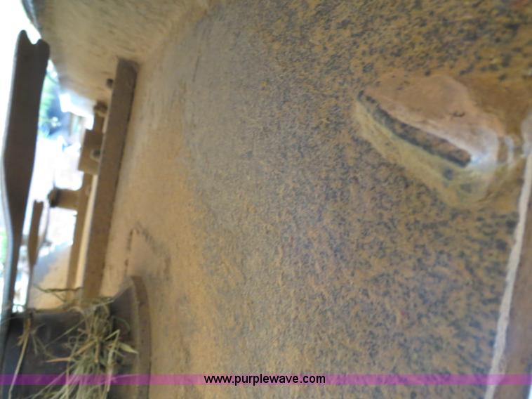 image for item B2439 John Deere 650 tractor