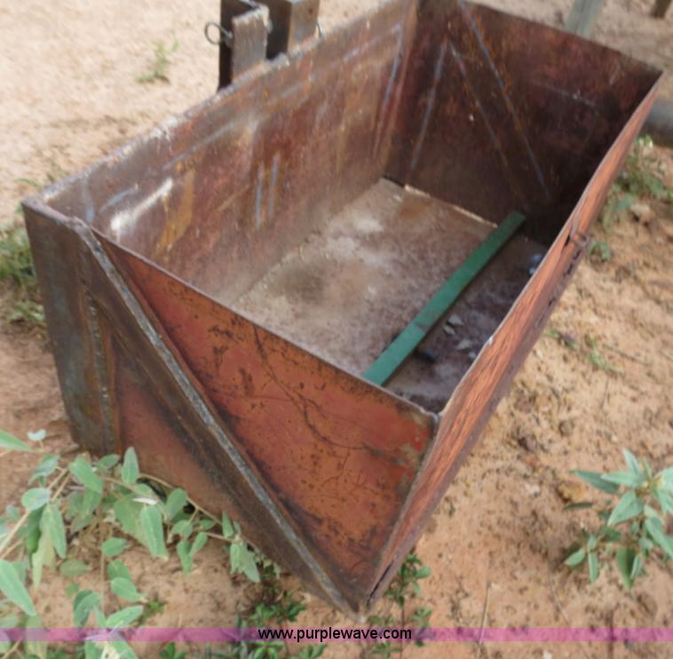 image for item B2439 John Deere 650 tractor