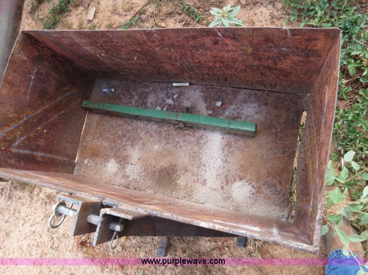 image for item B2439 John Deere 650 tractor