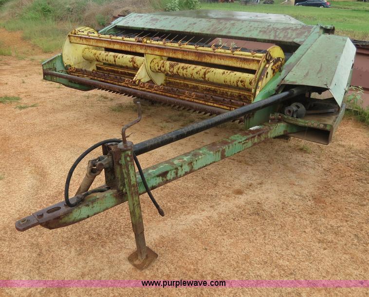image for item B2445 John Deere 9' mower conditioner