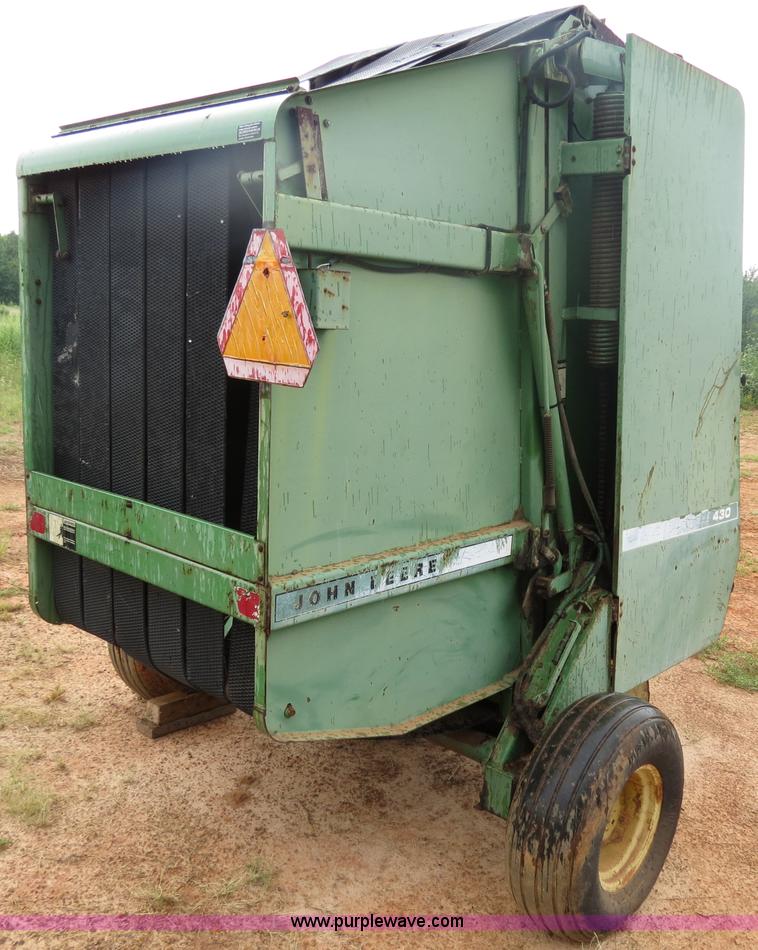 image for item B2447 John Deere 430 round baler