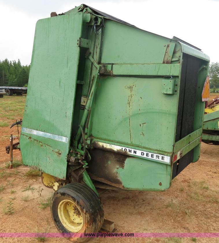 image for item B2447 John Deere 430 round baler