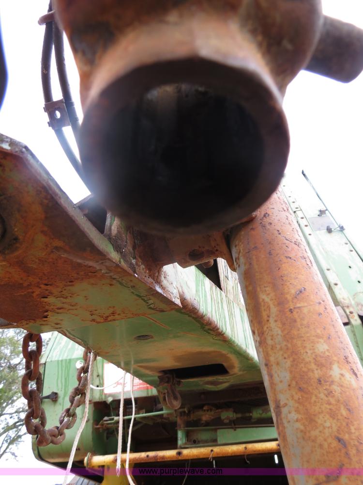 image for item B2447 John Deere 430 round baler