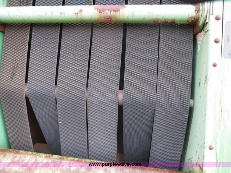 image for item B2447 John Deere 430 round baler