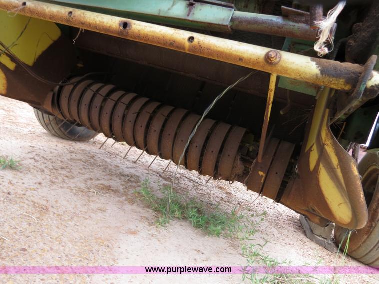 image for item B2447 John Deere 430 round baler