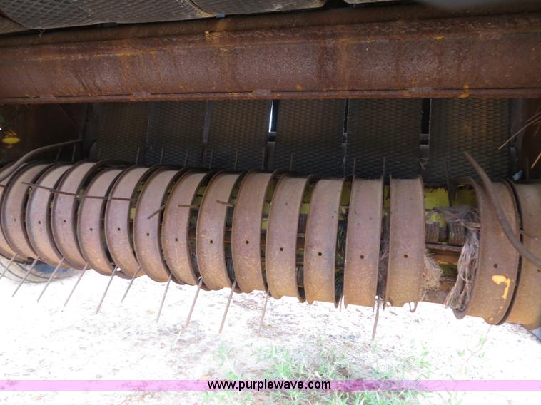 image for item B2447 John Deere 430 round baler
