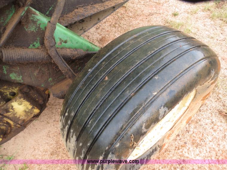 image for item B2447 John Deere 430 round baler