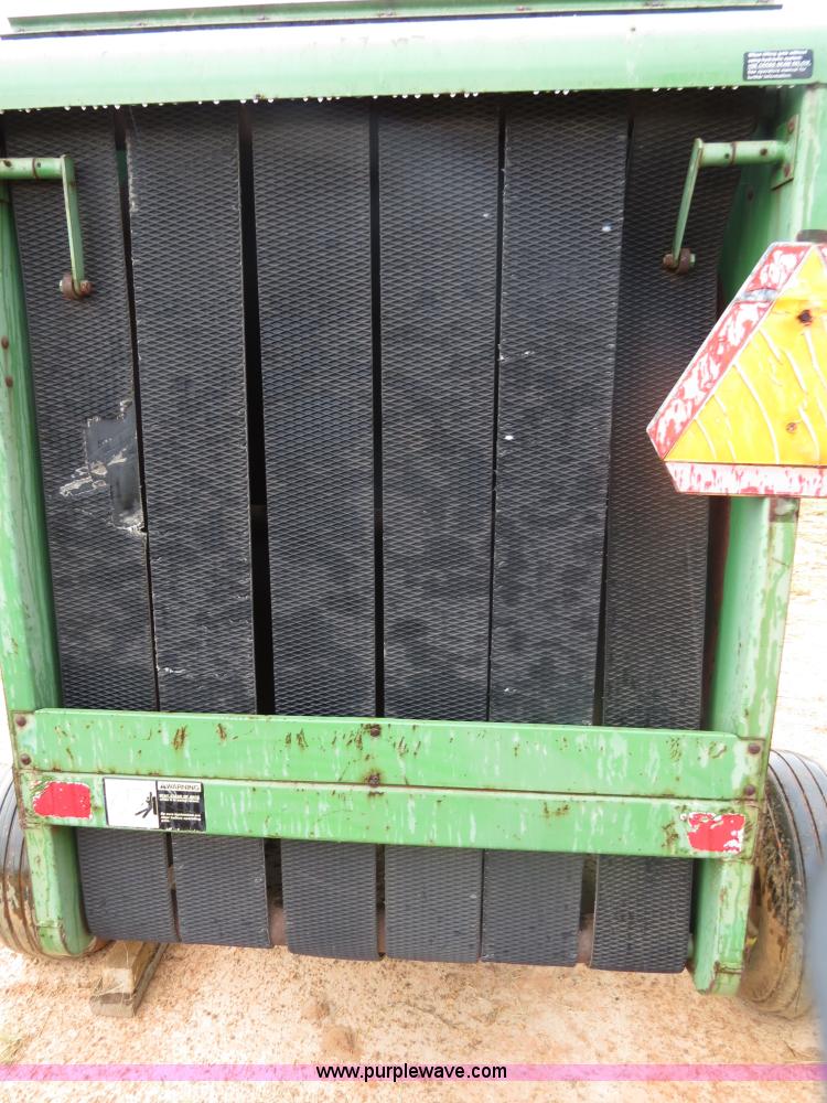 image for item B2447 John Deere 430 round baler