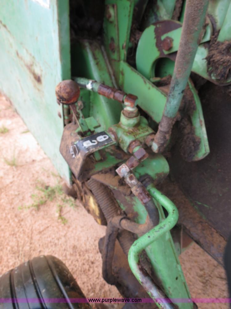 image for item B2447 John Deere 430 round baler