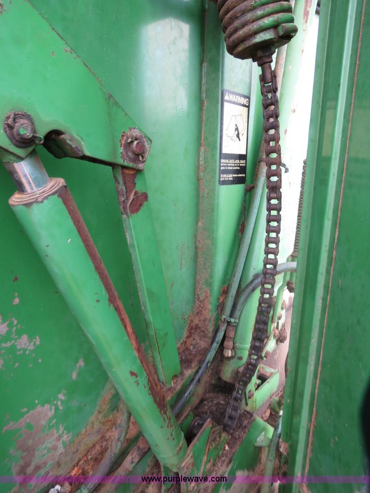 image for item B2447 John Deere 430 round baler
