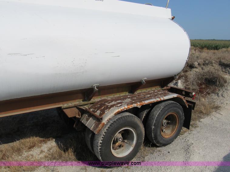 image for item B2761 1979 Progress Industries 40' aluminum tanker trailer