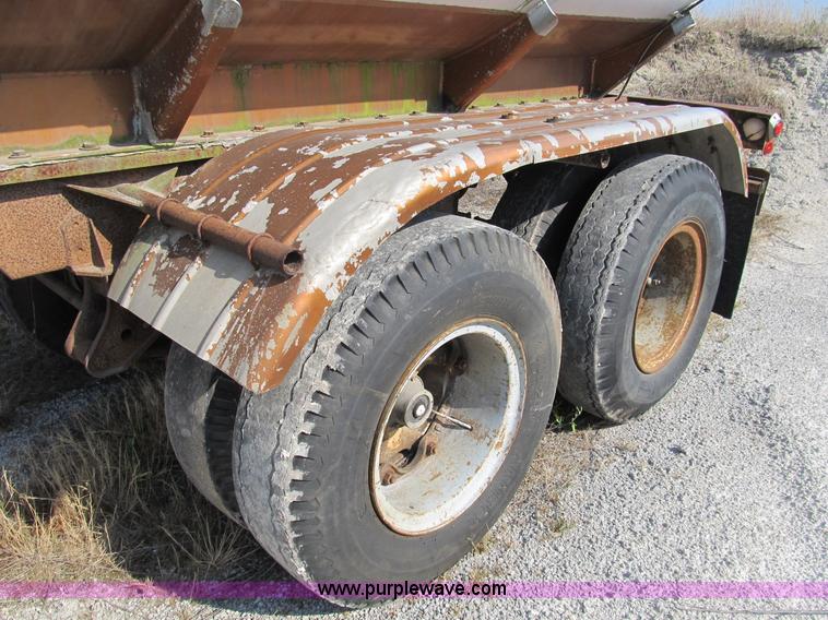 image for item B2761 1979 Progress Industries 40' aluminum tanker trailer