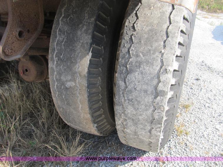 image for item B2761 1979 Progress Industries 40' aluminum tanker trailer