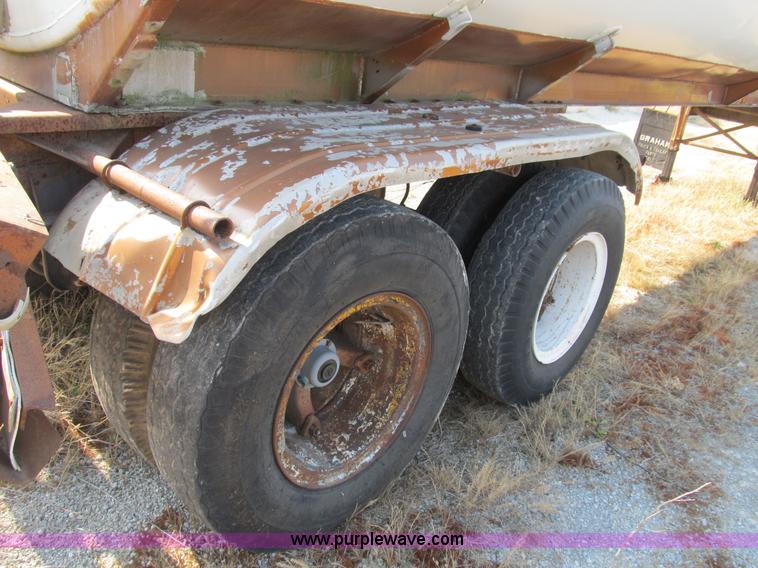 image for item B2761 1979 Progress Industries 40' aluminum tanker trailer