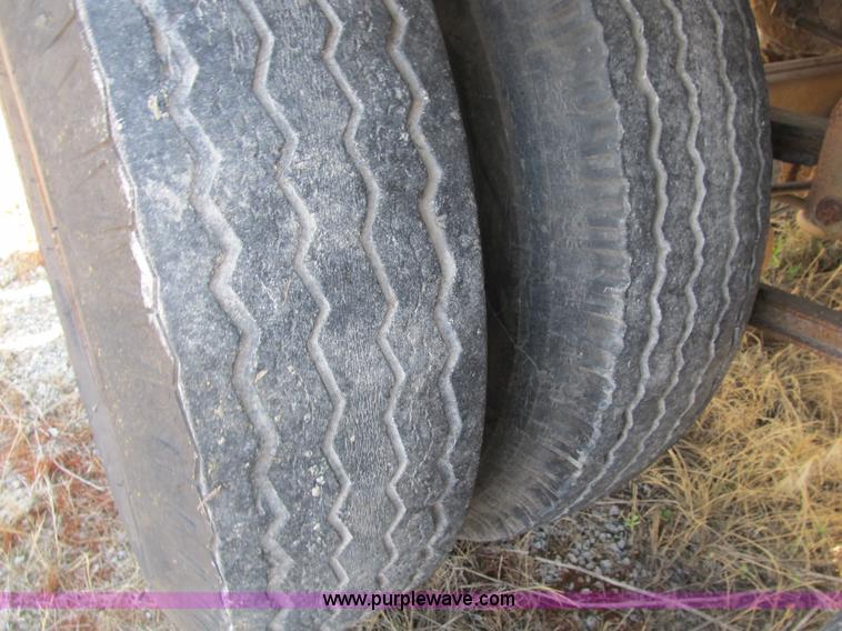 image for item B2761 1979 Progress Industries 40' aluminum tanker trailer