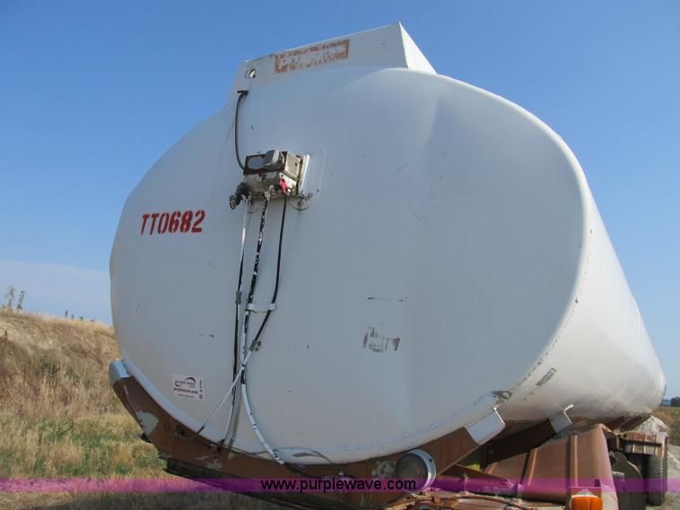 image for item B2761 1979 Progress Industries 40' aluminum tanker trailer