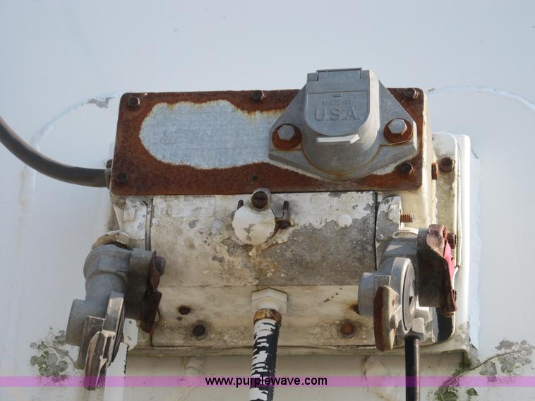 image for item B2761 1979 Progress Industries 40' aluminum tanker trailer