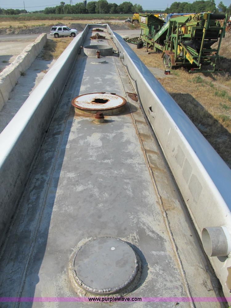 image for item B2761 1979 Progress Industries 40' aluminum tanker trailer