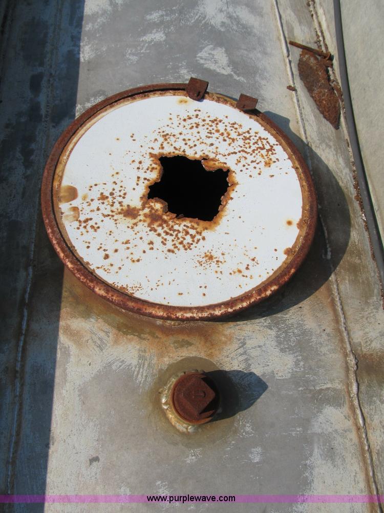 image for item B2761 1979 Progress Industries 40' aluminum tanker trailer