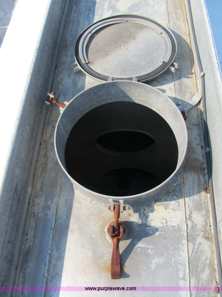 image for item B2761 1979 Progress Industries 40' aluminum tanker trailer