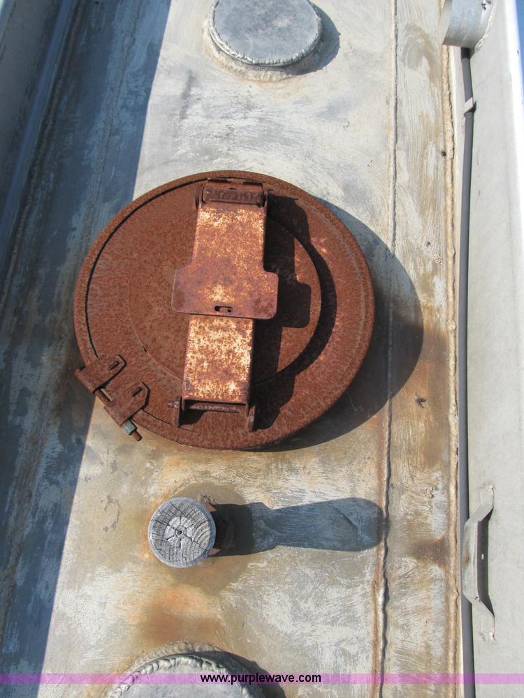 image for item B2761 1979 Progress Industries 40' aluminum tanker trailer