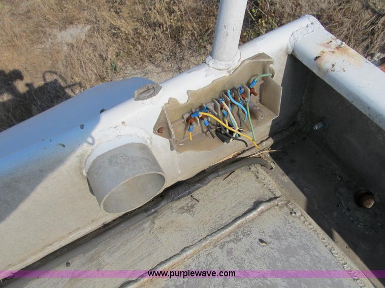 image for item B2761 1979 Progress Industries 40' aluminum tanker trailer