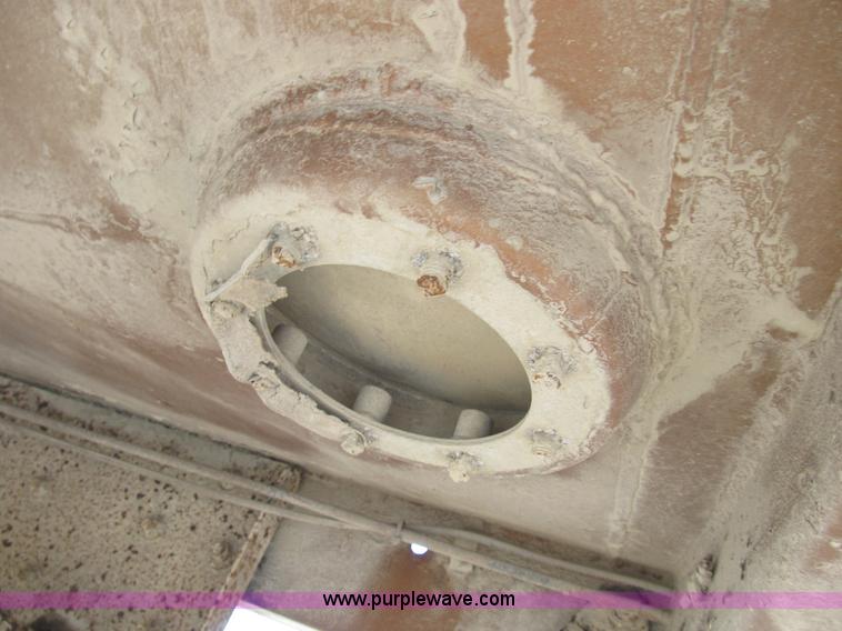 image for item B2761 1979 Progress Industries 40' aluminum tanker trailer